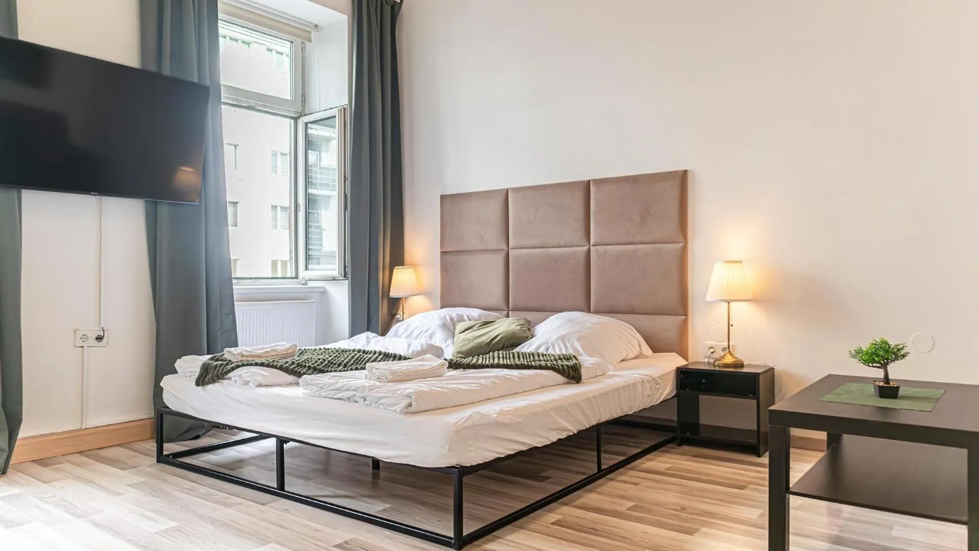 Apartment Neighboring 3 Apts.- Ideal For Families & Friends Vienna
