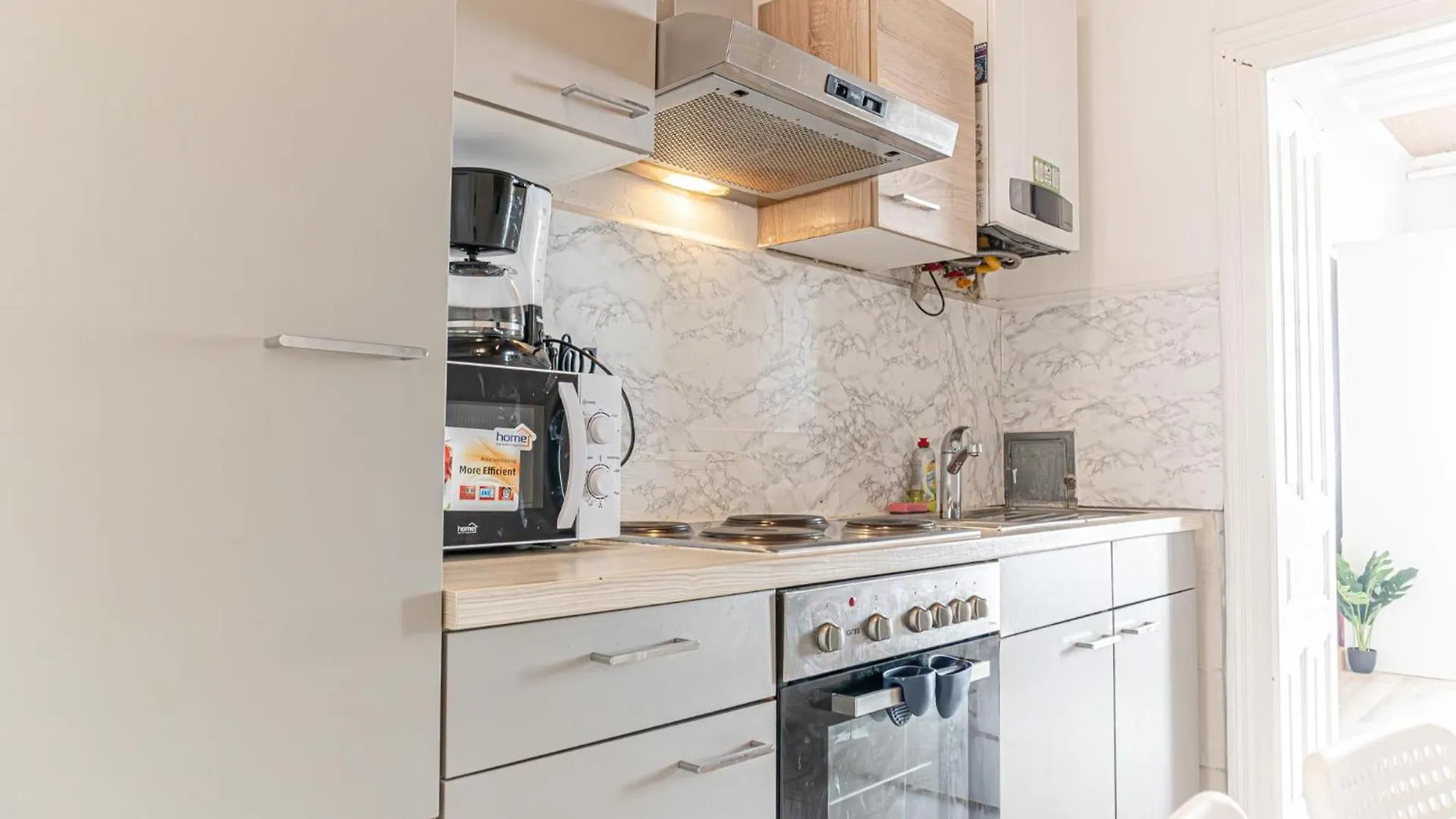 Neighboring 3 Apts.- Ideal For Families & Friends Vienna Austria